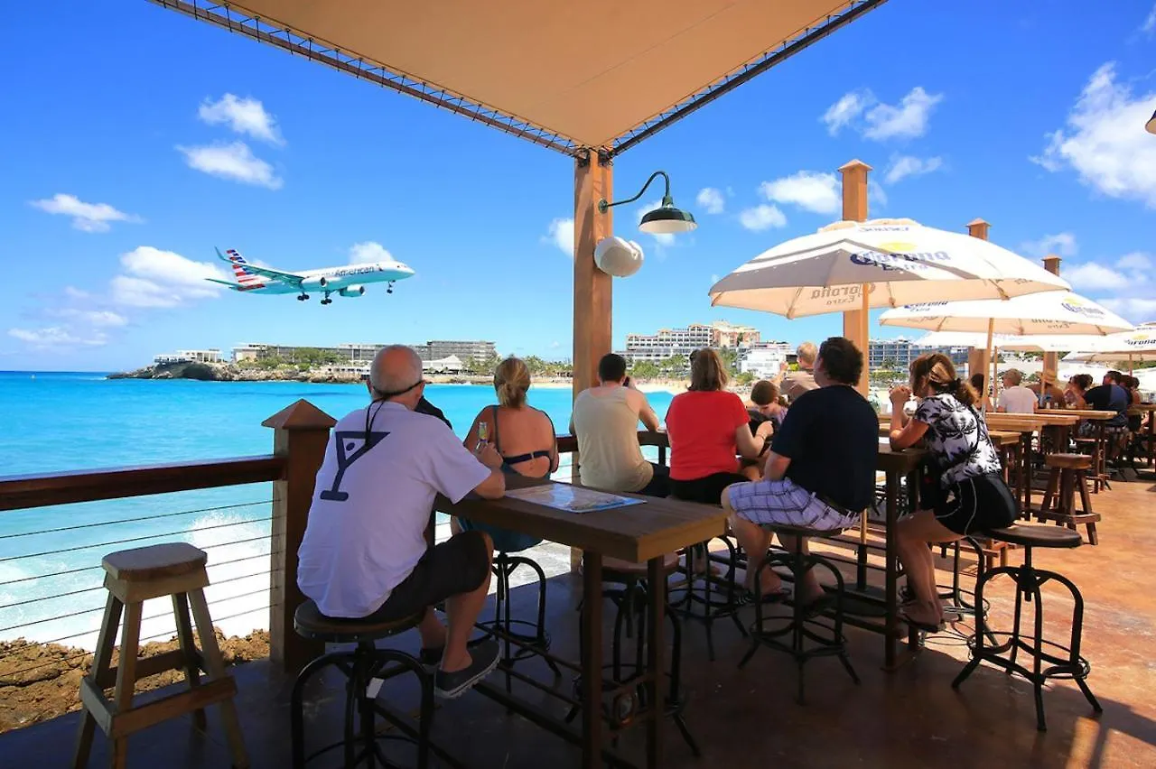 Maho Beach House - Grand Ocean Suite Apartment
